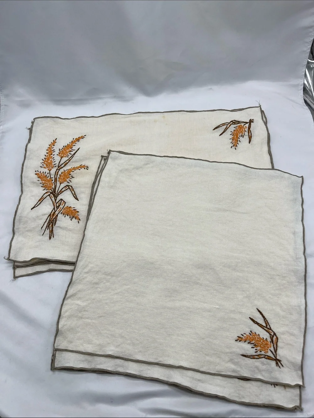 Vintage 1970s Homemade  Wheat Embroidered Set of 4 Napkins and 4 Placemats